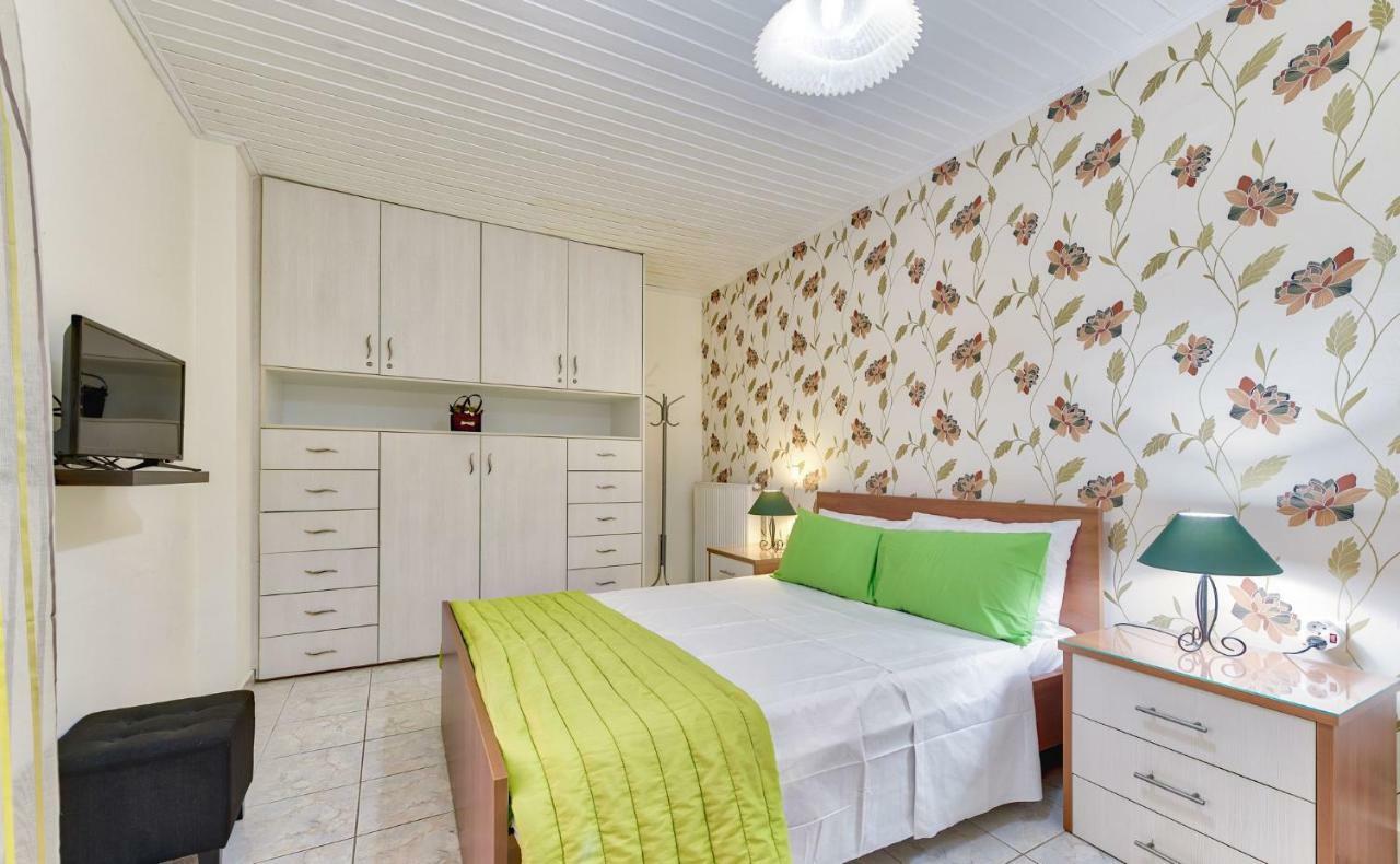 Ina Apartment Kalamákion Buitenkant foto